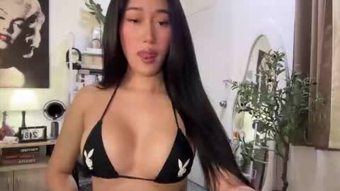 Cassievxx  online show from November 27, 2025, 5:26 pm