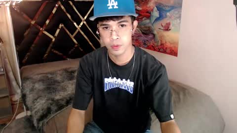 asiancum_peter online show from December 20, 2025, 10:55 am