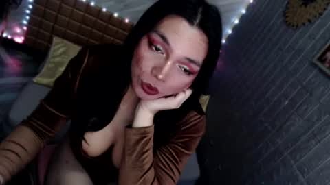 Snapshot of asiandollxxx4u chatting on June 19, 2026, 5:23 am BELLA NOTCH online show from June 19, 2026, 5:23 am