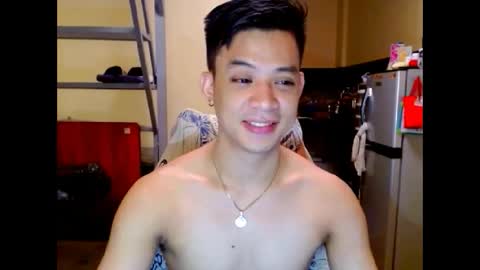 asiandreamboyx online show from April 17, 2026, 2:03 am