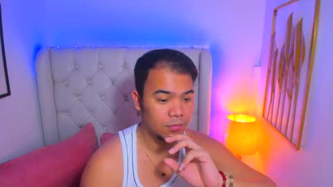 Snapshot of asianzero chatting on February 4, 2025, 9:41 pm Zero online show from February 4, 2025, 9:41 pm