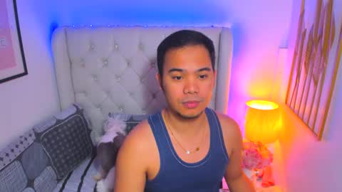 Snapshot of asianzero chatting on February 11, 2025, 6:44 pm Zero online show from February 11, 2025, 6:44 pm