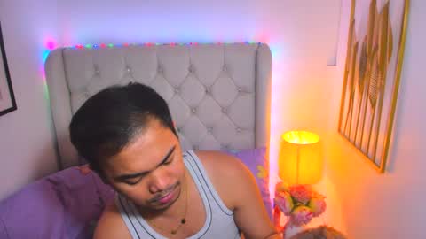 Snapshot of asianzero chatting on February 20, 2025, 9:53 pm Zero online show from February 20, 2025, 9:53 pm