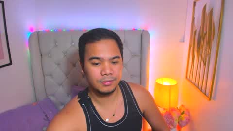 Snapshot of asianzero chatting on February 24, 2025, 9:31 pm Zero online show from February 24, 2025, 9:31 pm