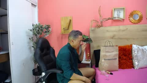 Snapshot of aslyhernandez chatting on March 28, 2026, 11:54 am ASLY online show from March 28, 2026, 11:54 am