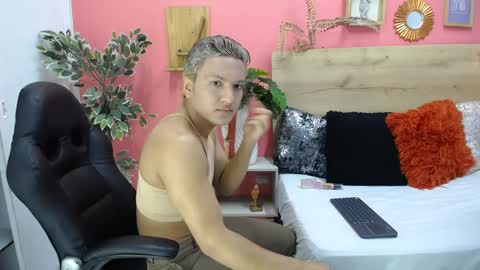 Snapshot of aslyhernandez chatting on April 6, 2026, 10:05 am ASLY online show from April 6, 2026, 10:05 am