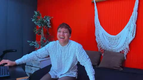 Snapshot of aslyhernandez chatting on April 15, 2026, 9:49 am ASLY online show from April 15, 2026, 9:49 am