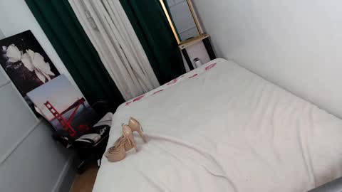 Margaux Miller online show from December 21, 2024, 7:35 am