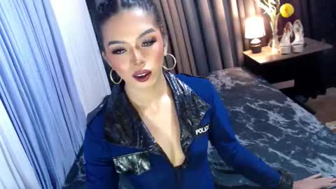 Margaux Miller online show from October 16, 2025, 6:53 pm