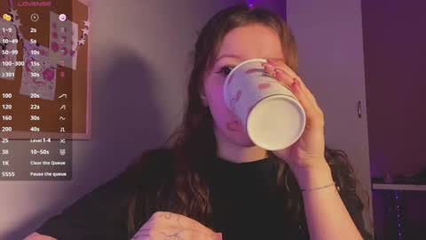 Camilla 3 online show from December 5, 2025, 10:57 am