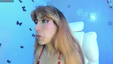 Asterothxznikki online show from February 25, 2026, 2:32 am