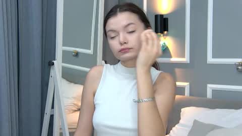 Aster Quinn online show from January 14, 2026, 3:39 pm