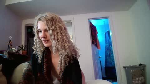 AstoriaLove online show from January 15, 2025, 5:40 am