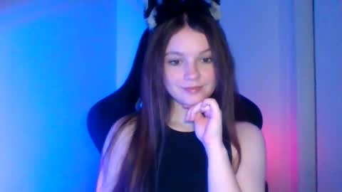 astradream_ online show from October 3, 2025, 5:43 pm