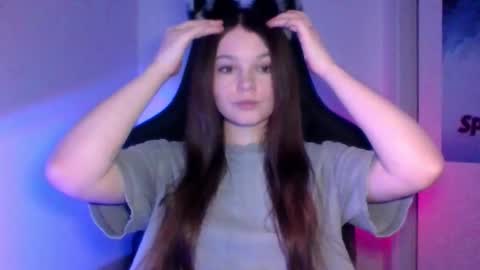 Snapshot of astradream_ chatting on February 4, 2026, 9:09 pm astradream_ online show from February 4, 2026, 9:09 pm