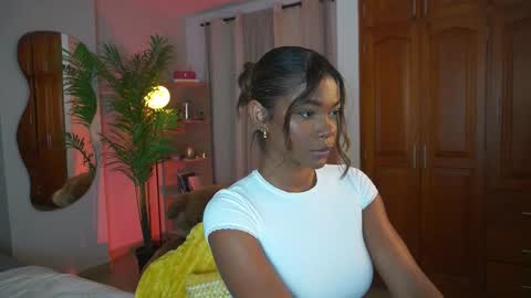 Astrea online show from December 5, 2025, 12:08 am