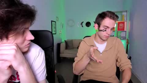 astren online show from December 4, 2025, 6:44 am