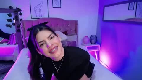 astrid_velle online show from October 12, 2025, 4:44 am