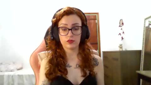 Astridbourbon online show from November 24, 2025, 2:33 am