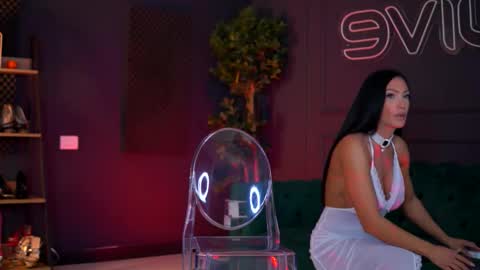 Astrid online show from December 21, 2025, 9:22 pm