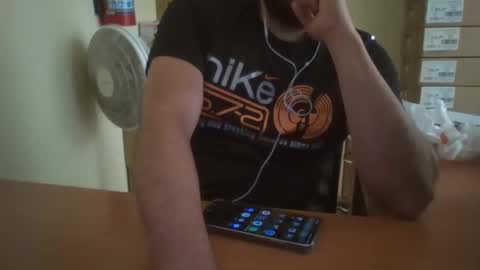 Snapshot of astro_boy_01 chatting on January 6, 2025, 9:22 pm astro_boy_01 online show from January 6, 2025, 9:22 pm