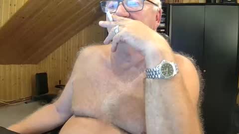 asusandy online show from September 12, 2025, 9:48 pm