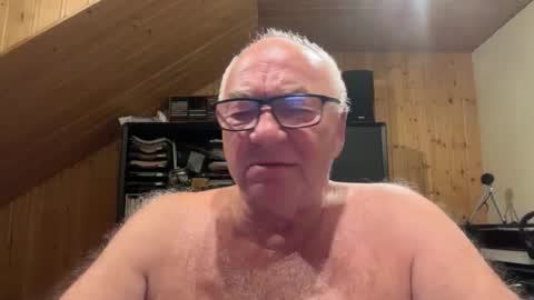 asusandy online show from September 24, 2025, 11:19 pm