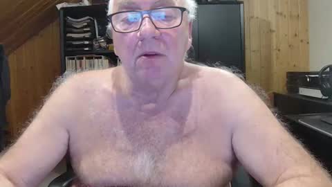 asusandy online show from January 9, 2026, 12:46 am