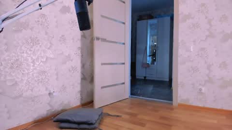 Anastasia online show from April 18, 2026, 6:39 am