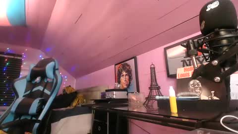   xoxo G0DD3SS xoxox    online show from December 5, 2024, 2:53 am