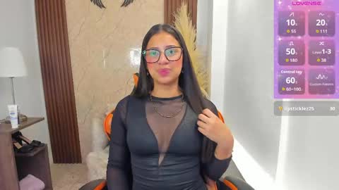 Atiena online show from June 3, 2026, 9:09 pm