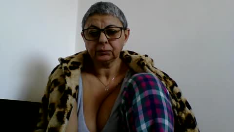 atikaarea online show from February 14, 2025, 11:53 am