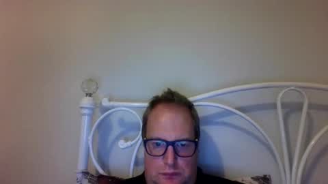 yoursissy online show from June 4, 2026, 12:49 am