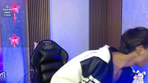 Snapshot of atlas_tay chatting on April 5, 2026, 12:41 am Atlas tay online show from April 5, 2026, 12:41 am