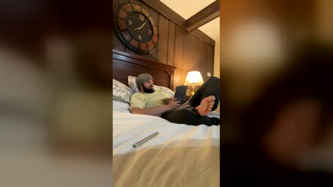 Alejandro online show from February 1, 2026, 2:10 am