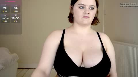 Audrey Jacq online show from November 7, 2025, 3:23 pm