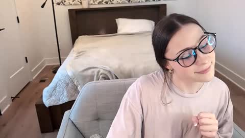 Snapshot of audreyjones03 chatting on January 26, 2025, 9:29 pm Miss Audrey online show from January 26, 2025, 9:29 pm
