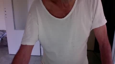 auguste688483 online show from January 7, 2026, 9:56 am