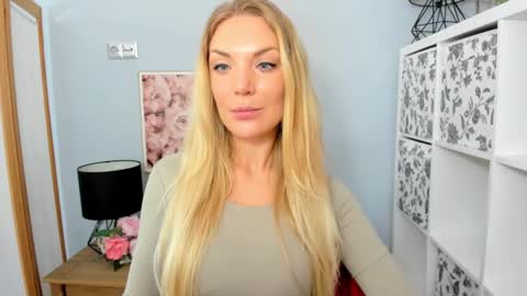 Snapshot of aullorasensual chatting on January 27, 2025, 6:41 am AulloraSensual online show from January 27, 2025, 6:41 am