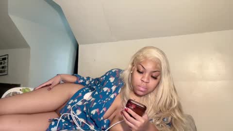 aunyxxx online show from February 7, 2025, 9:48 pm