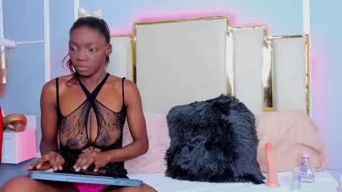 Aurora Queen  online show from October 3, 2025, 11:13 pm