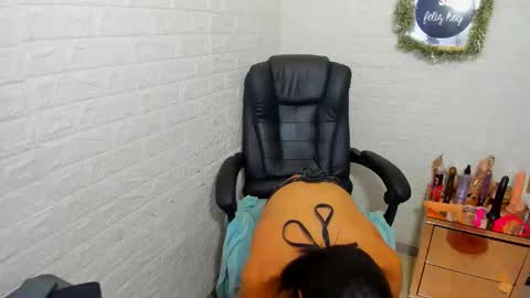 Monii Yi online show from January 15, 2026, 5:45 am