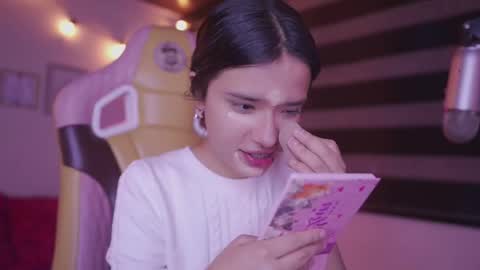 aura_rouss online show from November 8, 2025, 1:28 am