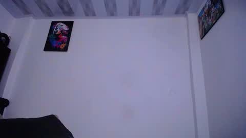 Snapshot of aura_sweetiee chatting on October 30, 2025, 11:49 pm aura online show from October 30, 2025, 11:49 pm