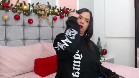 Aura Arnau online show from December 22, 2025, 7:22 pm