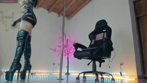 aura online show from March 12, 2025, 7:24 am