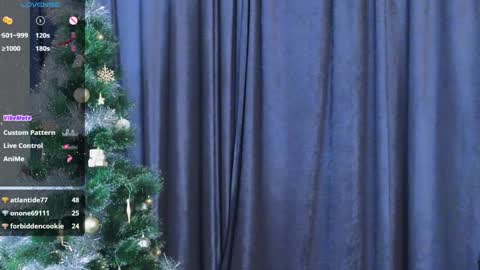 auraclark online show from December 24, 2024, 7:33 pm