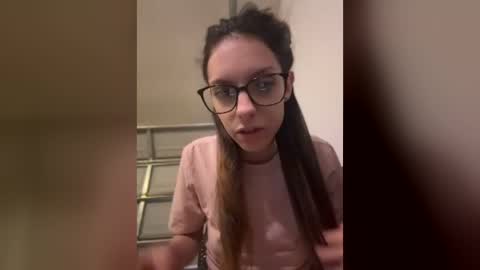 aureliatasty online show from May 17, 2026, 1:58 am