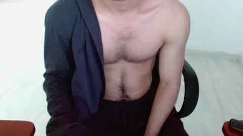 Snapshot of aureliv1 chatting on April 29, 2026, 10:16 pm Aureliano online show from April 29, 2026, 10:16 pm