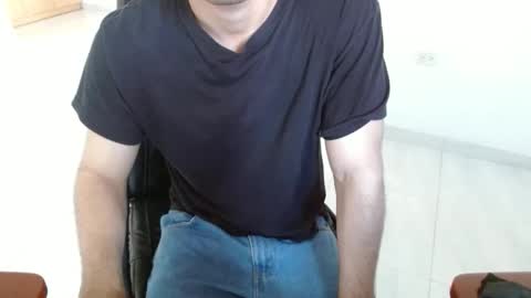 Snapshot of aureliv1 chatting on May 13, 2026, 10:06 pm Aureliano online show from May 13, 2026, 10:06 pm